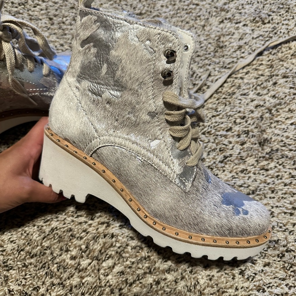 Dolce vita combat boots size 7.5 like new